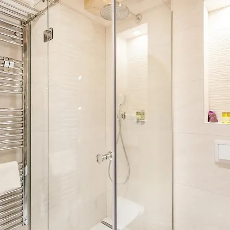 Explore The Historic Center From A Remodeled * Split