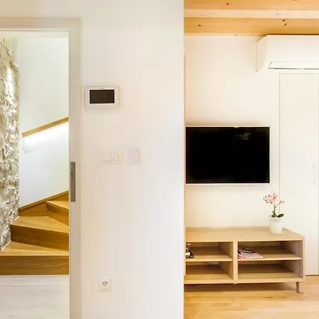 Appartement Explore The Historic Center From A Remodeled Split